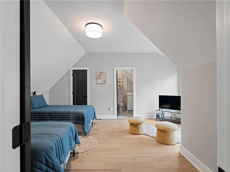 1231 Holly St NW — Photo 32