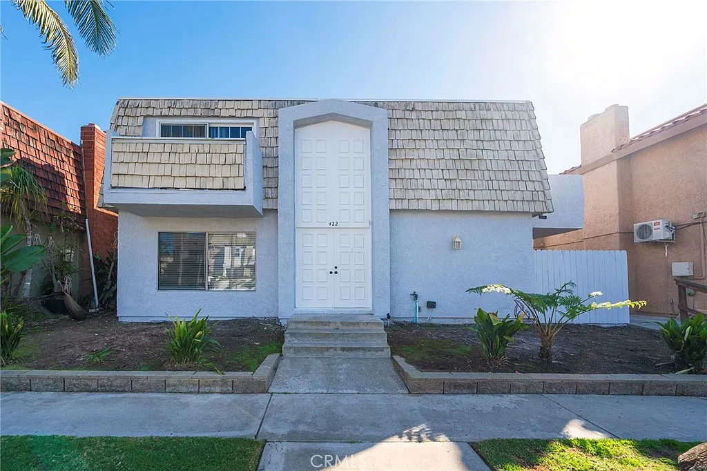 2 bed, 1.5 bath, 1200 sqft, $3,895 — Photo 3