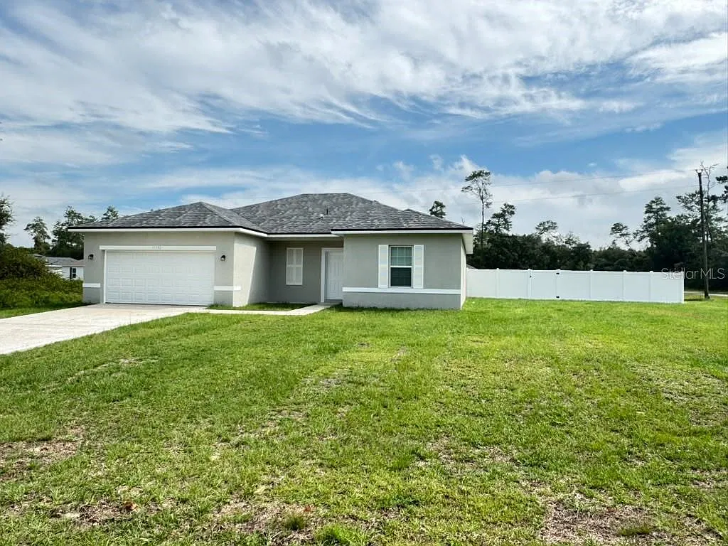 4 bed, 2.0 bath, 1696 sqft, $1,995 — Photo 3