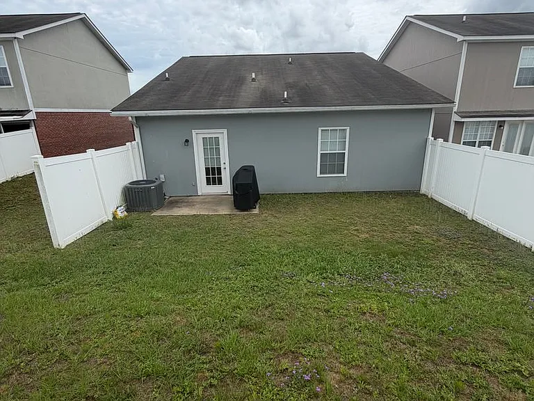 209 Camden Dr — Photo 14