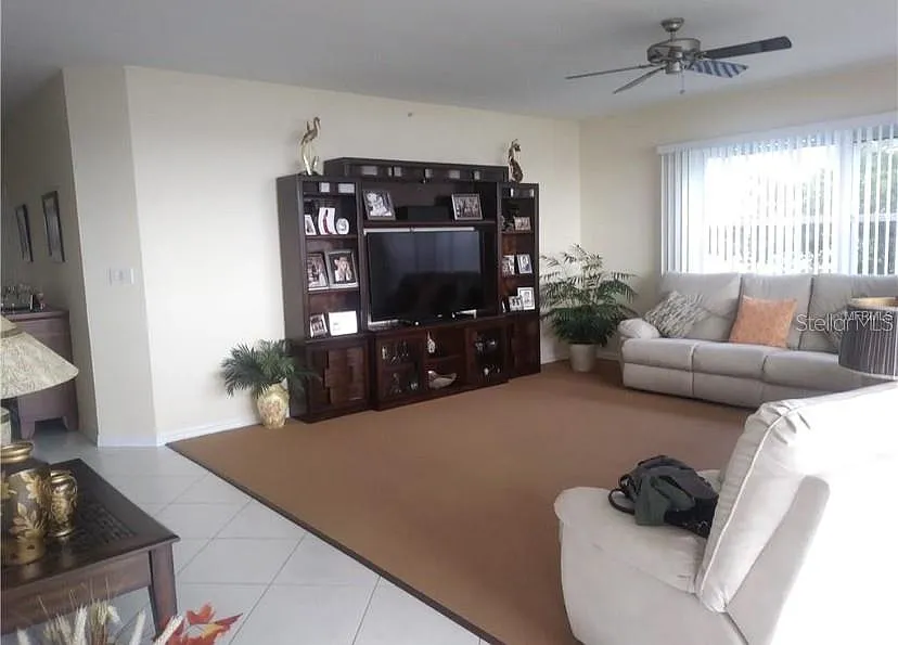 3 bed, 2.0 bath, 2172 sqft, $3,400 — Photo 3