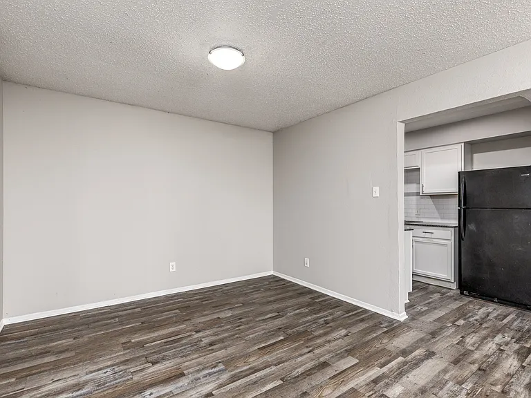 A1 - 1BD, 1BA - 735SF - Dining Room