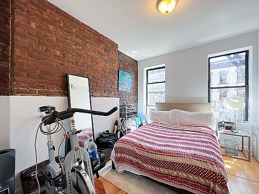 1st image of 339 E 6th St APT 11