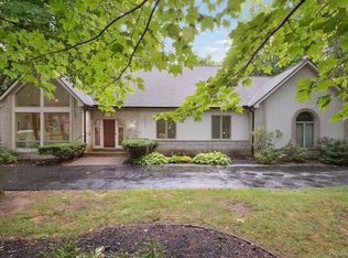 9724 Pine Valley Trl, Brighton, MI