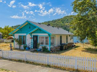 1566 SE Mill St, Roseburg, OR 97470