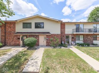 1014 Greenwood Trl E, Greenwood, IN 46142