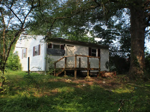 151 N Carolina Ave, Henderson, TN 38340