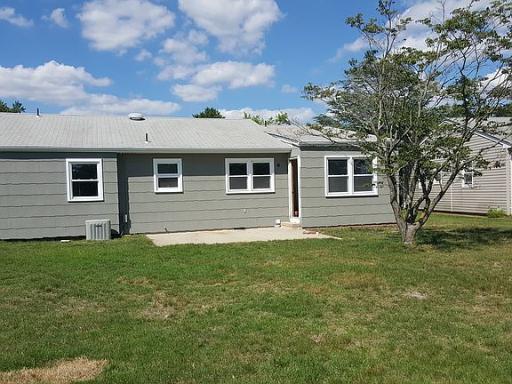 4th image of 25 Whitmore Dr