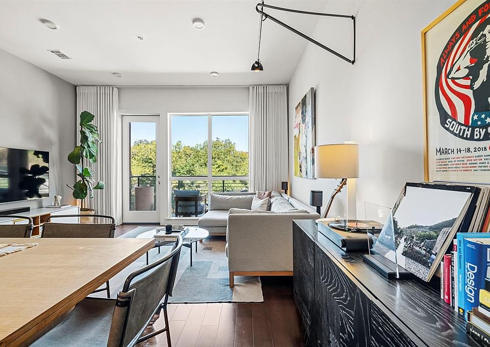 1st image of 207 W Johanna St #203