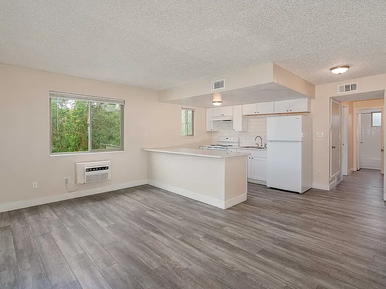 1380 Riverpoint — Photo 6