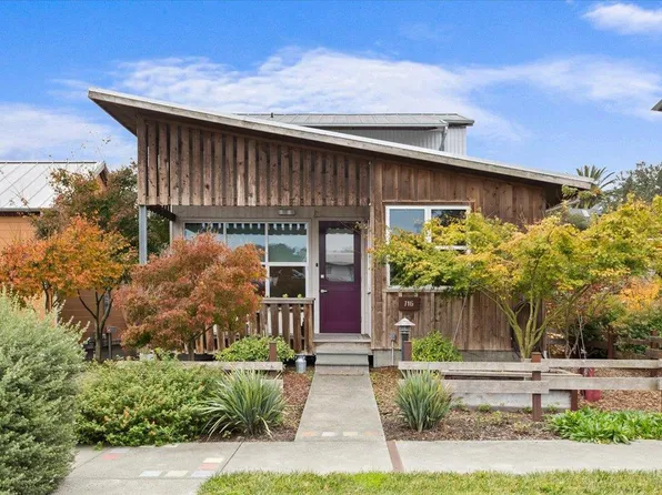 716 Keller Court, Petaluma, CA 94952