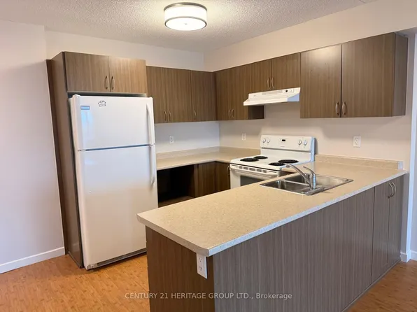 10415 Yonge St, Richmond Hill, ON