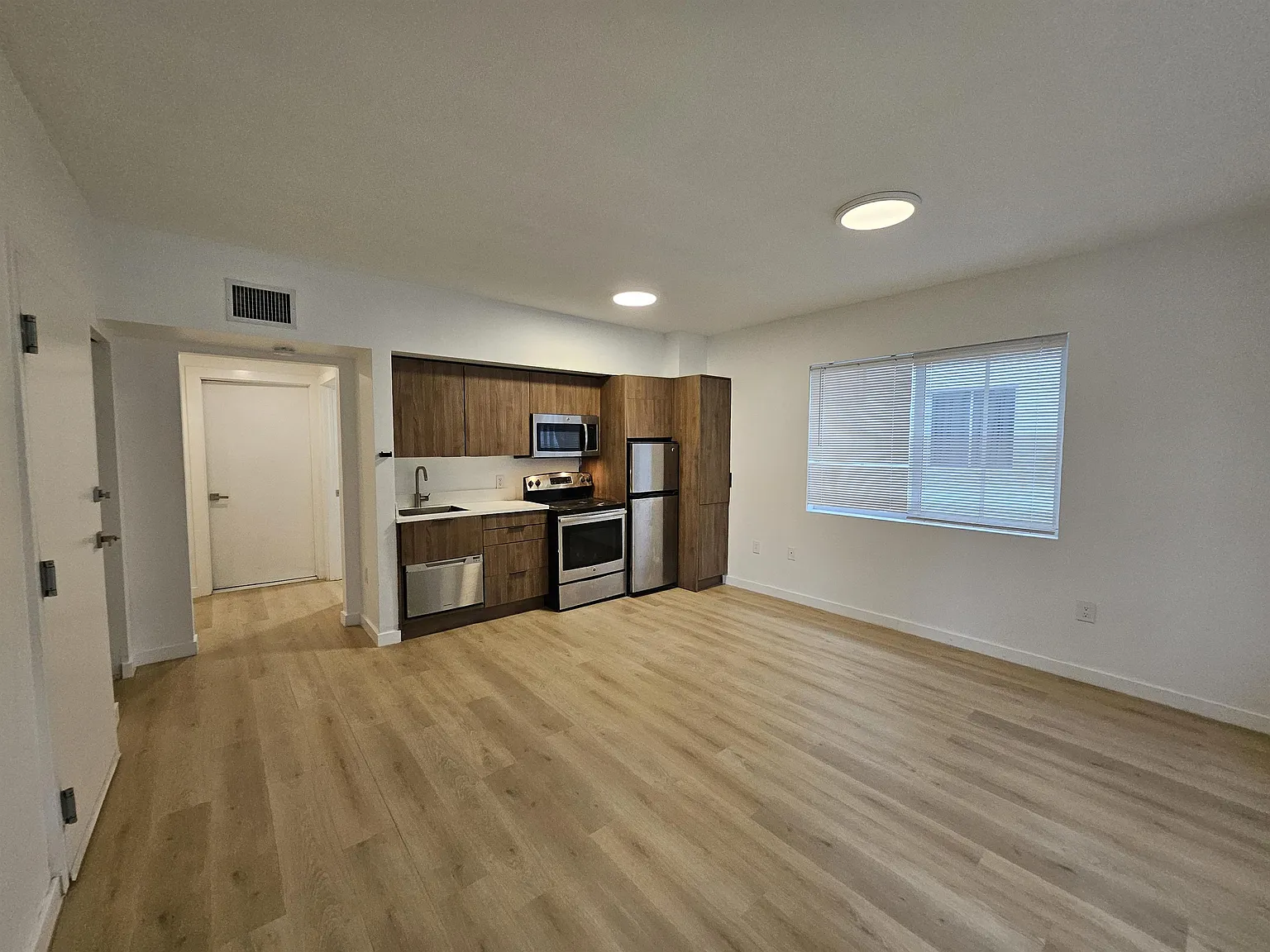 557 Michigan #211 PK #4 - 1 — Photo 3