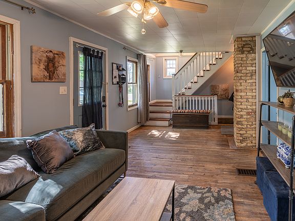 2nd image of 1037 Sard Ave