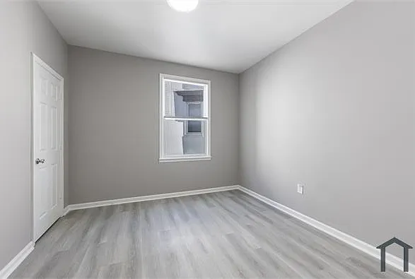 3306 Clifton Ave — Photo 6