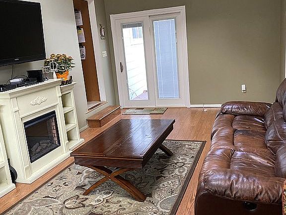 4th image of 27 Landview Dr