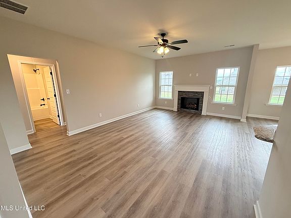 5th image of 8888 Tucker Ln
