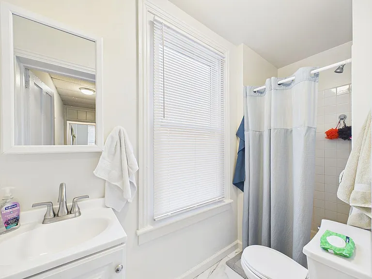 2741 Poplar St — Photo 12