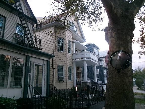 2nd image of 432 S 1st Ave
