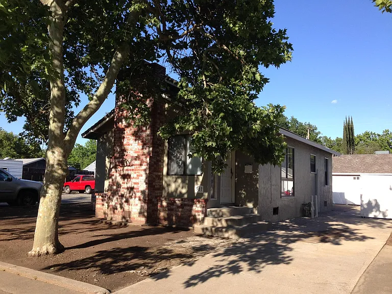 307 C St — Photo 1