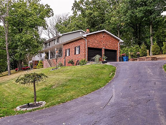 2nd image of 1120 Mountain View Dr