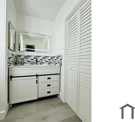4380 NW 116th Ave — Photo 30