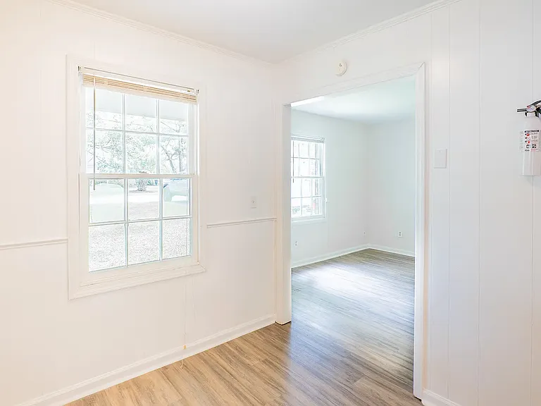 1671 Hunley Ave #B — Photo 7