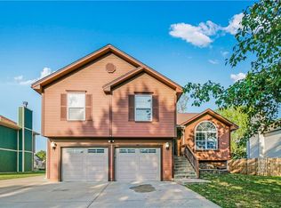 820 SW Harvest Dr, Grain Valley, MO 64029