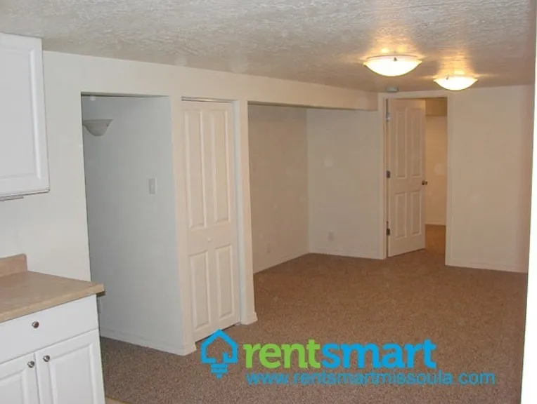 327B McLeod Ave — Photo 3