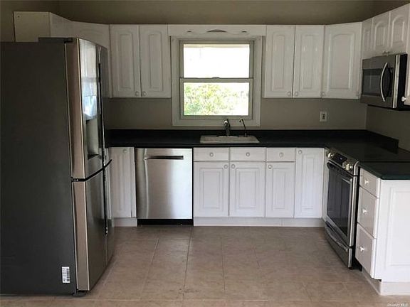 2nd image of 5 Seville Ln