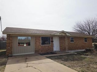 319 W Ash St, Fairview, OK 73737