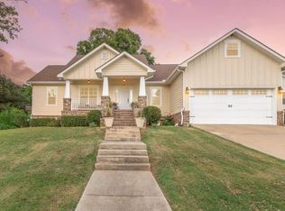 222 Weeping Willow Trl, Headland, AL 36345