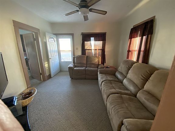 2nd image of 1120 E Ave
