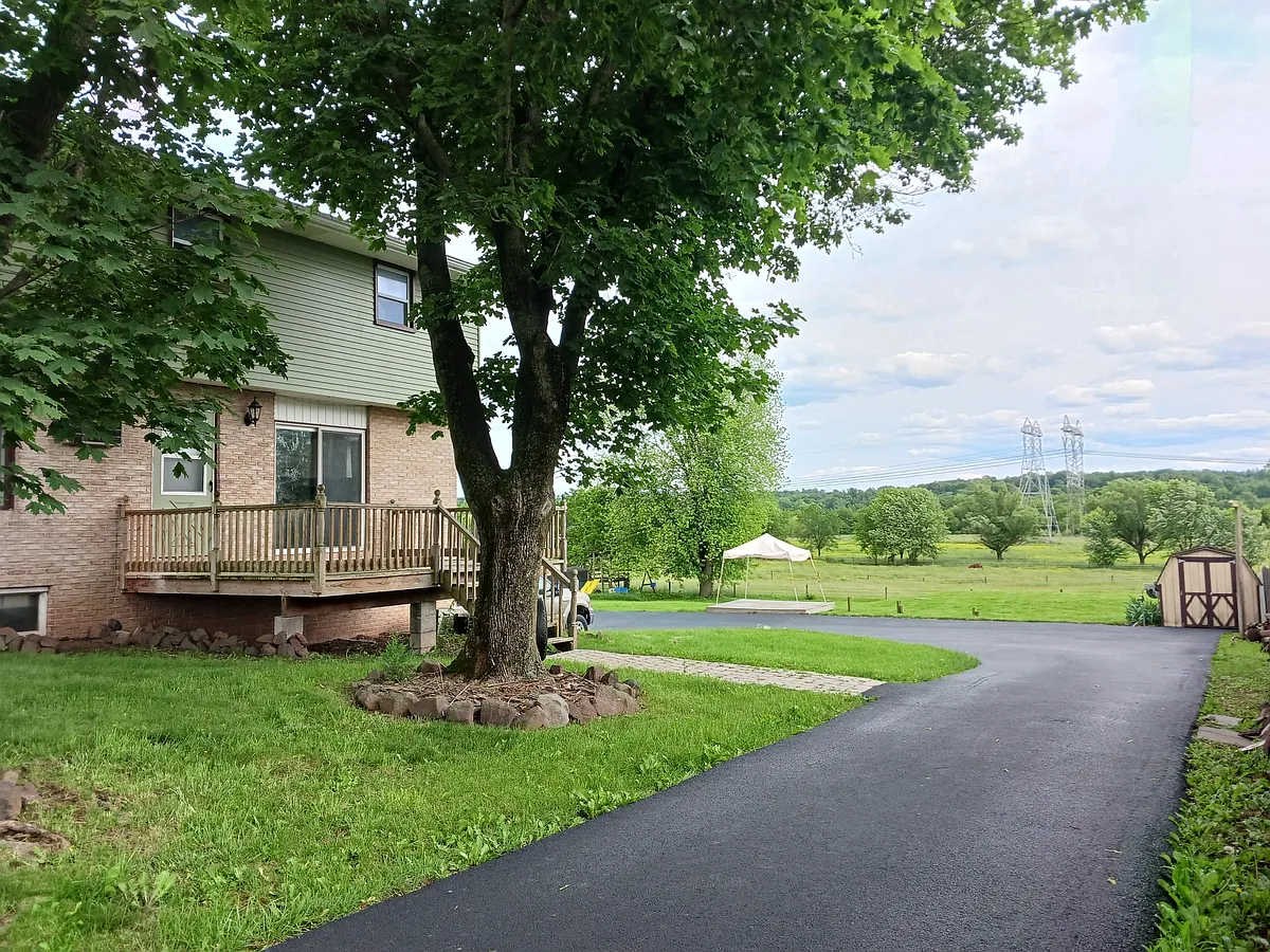 Building Photo - 1309 Mapledale Rd