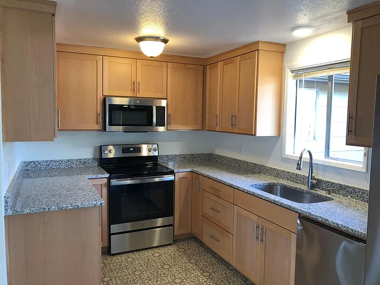 692 Dalke St E — Photo 3