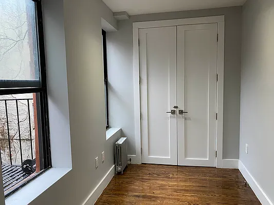 Rented by Premier One Realty LLC | media 8