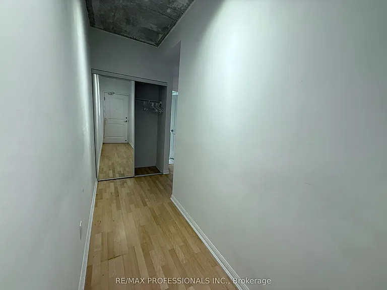 628 Fleet St #522 — Photo 16
