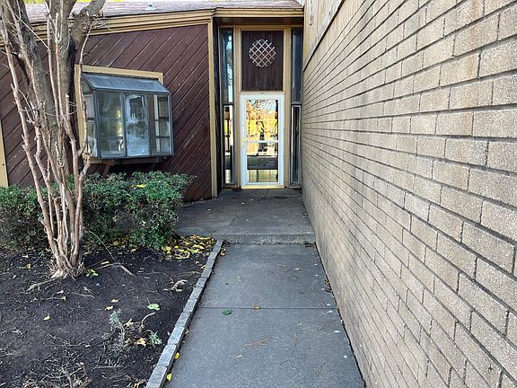2nd image of 14 Alexis Ct