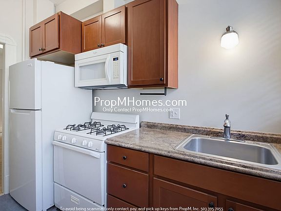 5th image of 2835 SE Yamhill St APT 2