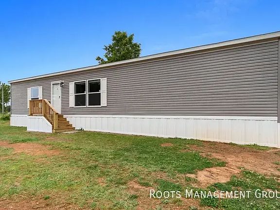 3rd image of 333 Robin Ln #333RO