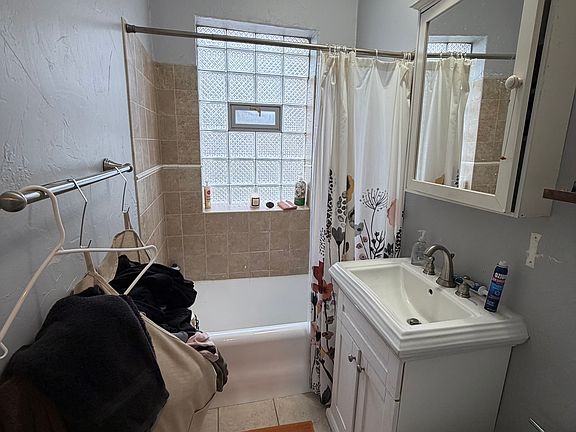 4th image of 842 W Ainslie St #1