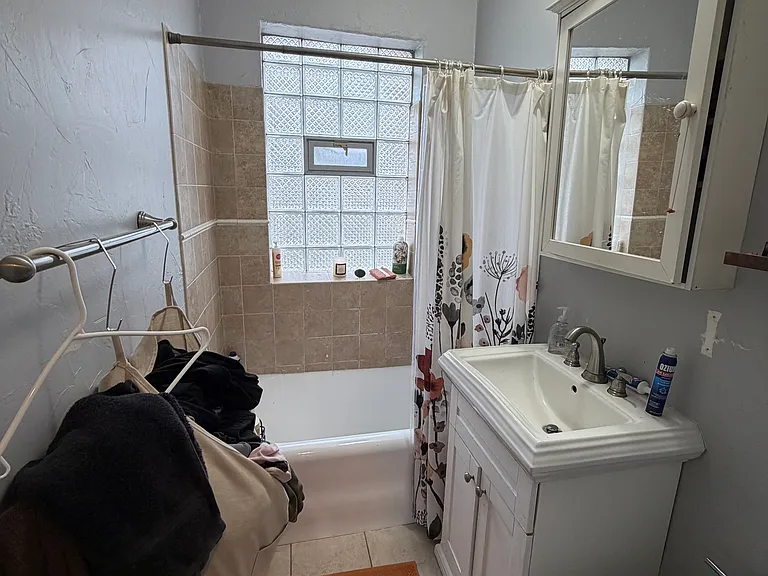 842 W Ainslie St #1 — Photo 4