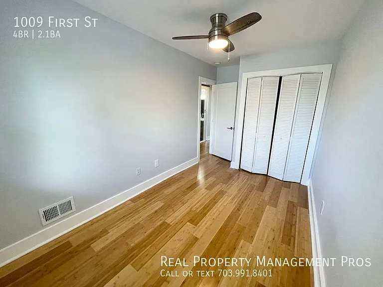 1009 1st St — Photo 25