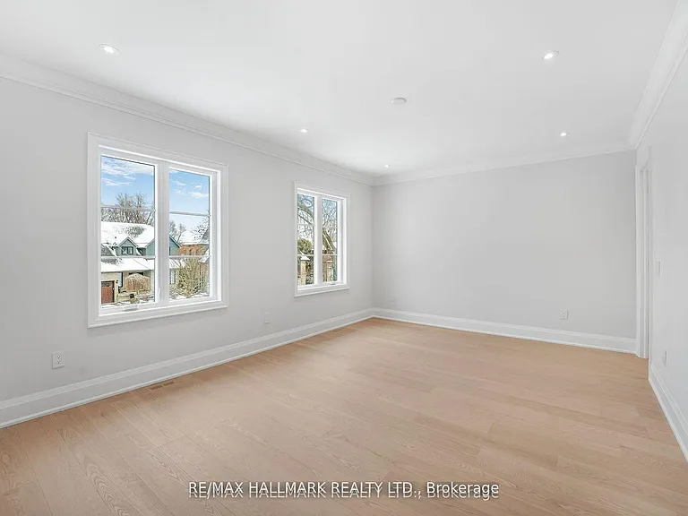 42 Agar Cres #MAIN 2ND FLOOR — Photo 38