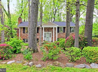 8226 Brittainy Dr, Annandale, VA 22003