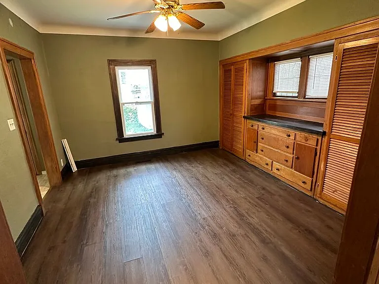 523 Nicholas St — Photo 9