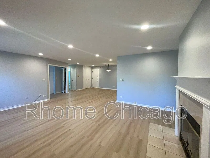 2 bed, 2.0 bath — Photo 4