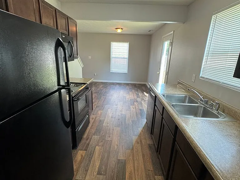 3371 Fall Valley Dr — Photo 5