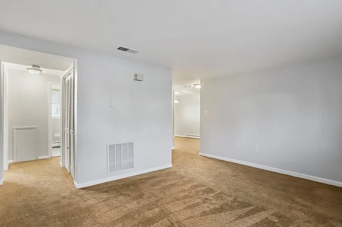 1499 N East St #14 — Photo 7