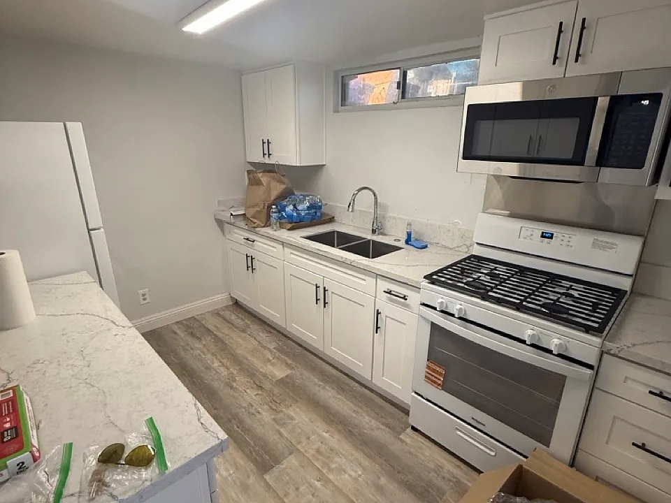 4225 Estrella Ave #6